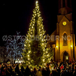 Julegrantenning foran Moss kirke, Moss - Østfoldbilder.no