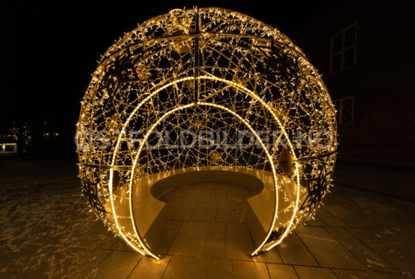 Julekule på Kirketorget, Moss - Østfoldbilder.no