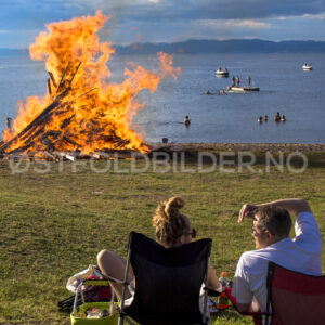 Sankthansbål på Tronvikstranda, Jeløy - Østfoldbilder.no